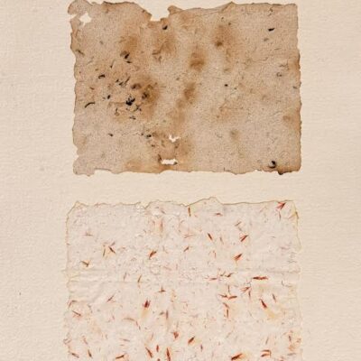 Carta fatta a mano al tè e zafferano di Samatha Passaniti